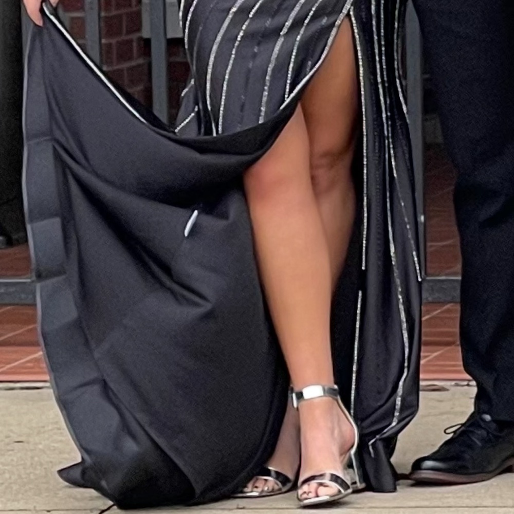 Ellie Wilde Elegant Black Gown with Silver Accents - Picture 5 of 16